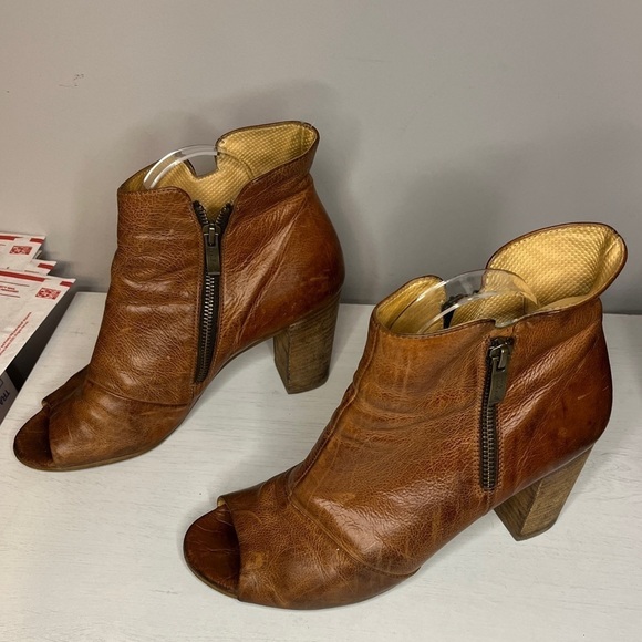 Paul Green Soft Leather Peep Toe Heeled Booties - Picture 4 of 15